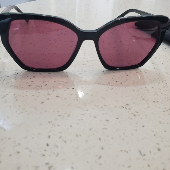 Diff Eyewear Black Sunglasses with Rose Lenses main image 6